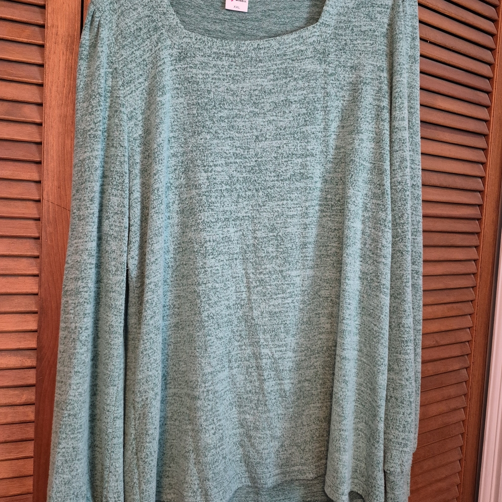 Green Long Sleeve Top